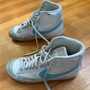 Nike hightop sneakers